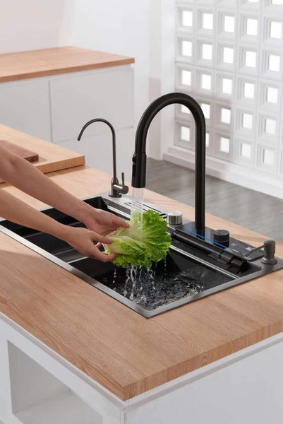 Смеситель кухонный черный с водопадом/выдвижной воронкой нержавеющий Nett OB-38 231 фото